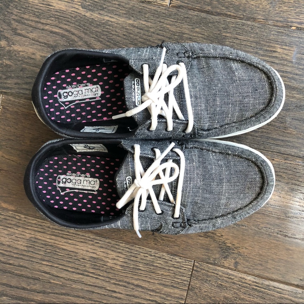 Sketchers goga mat foam sole loafer slip ons